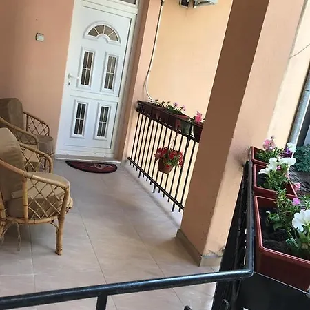 Charlie Perfect Price * ベオグラード